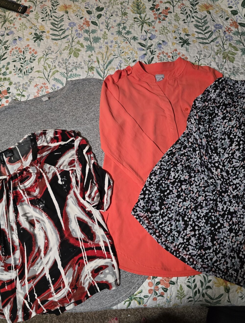 Chico's Coral Blouse & Mixed-Print Women Tops Bundle Size- Medium - Picture 8 of 8